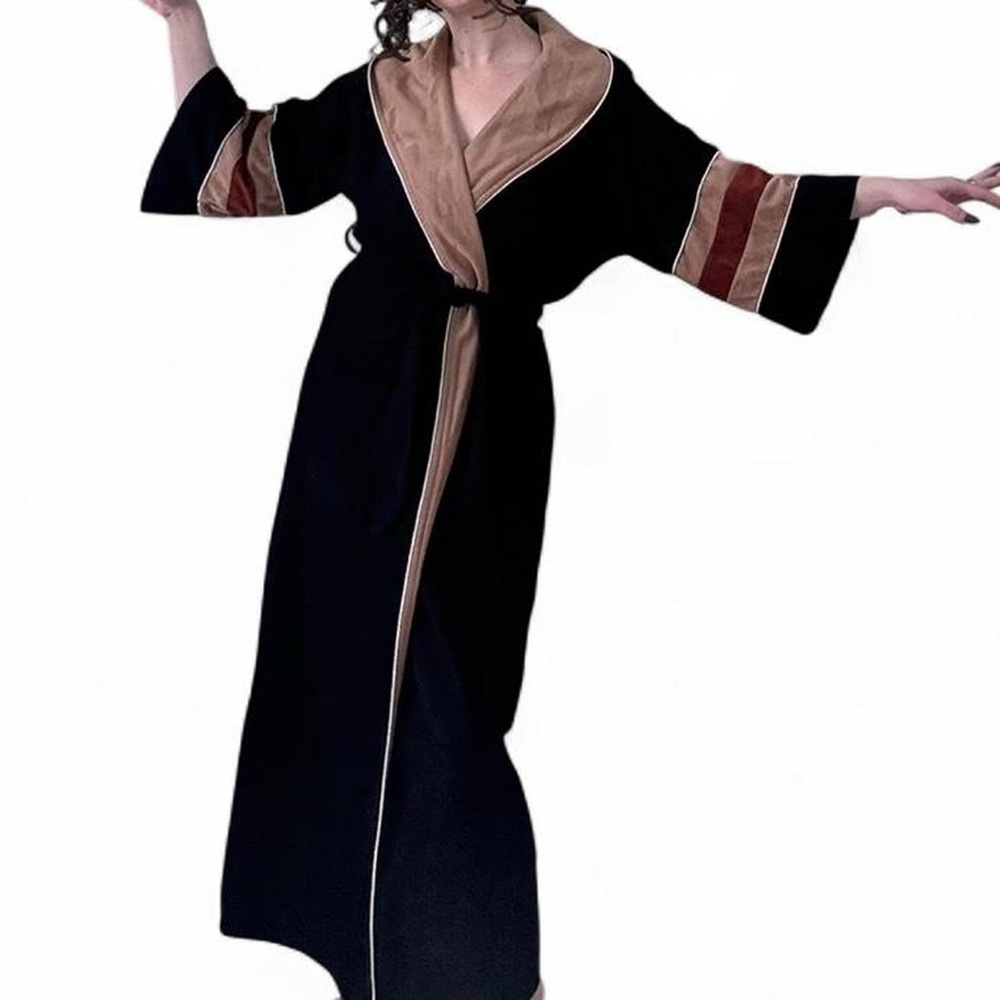 Vintage 1970s Roytex Black and Brown Robe